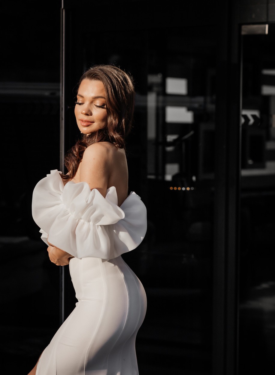 Силуетна весільна сукня La Novale 0070