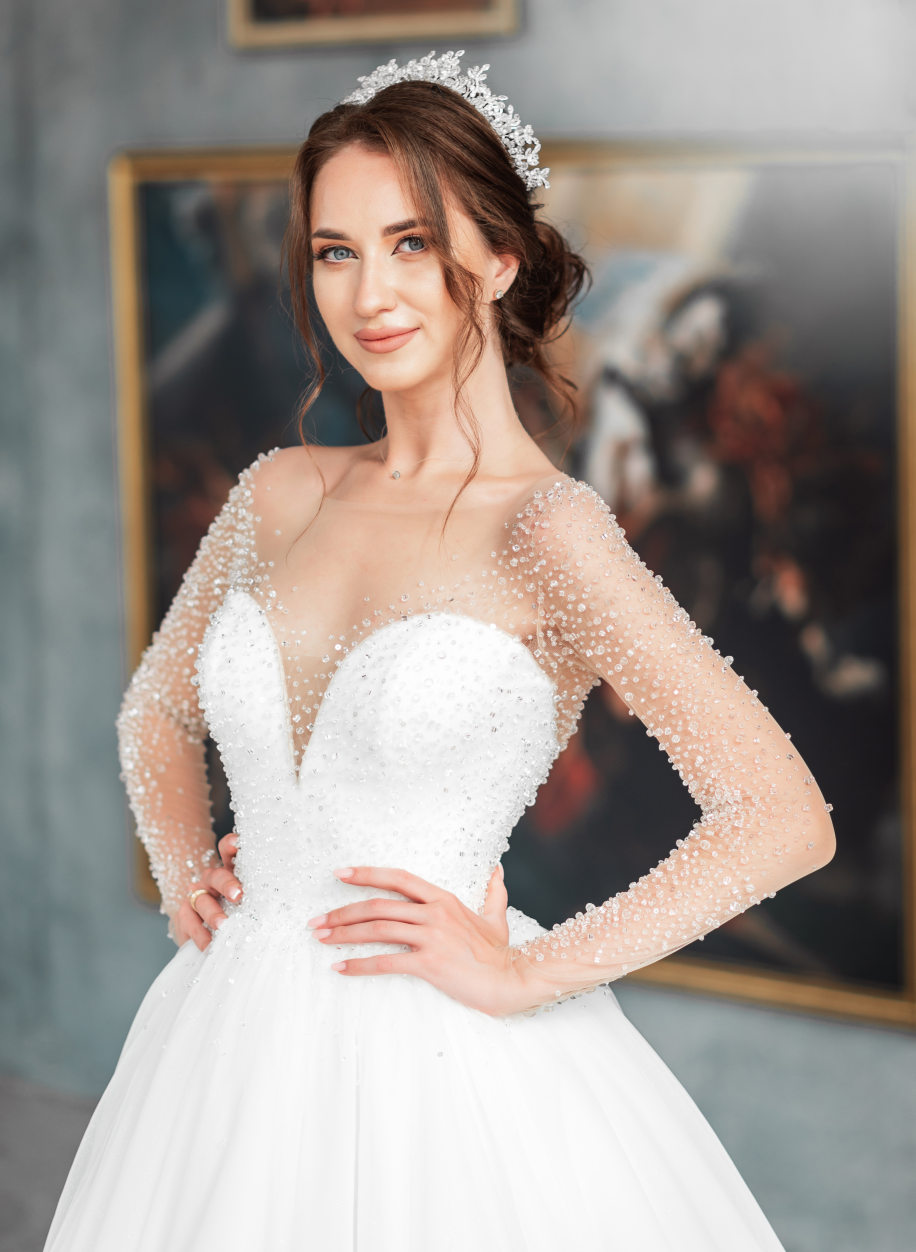 Пишна весільна сукня з прозорими рукавами La Novale 0007