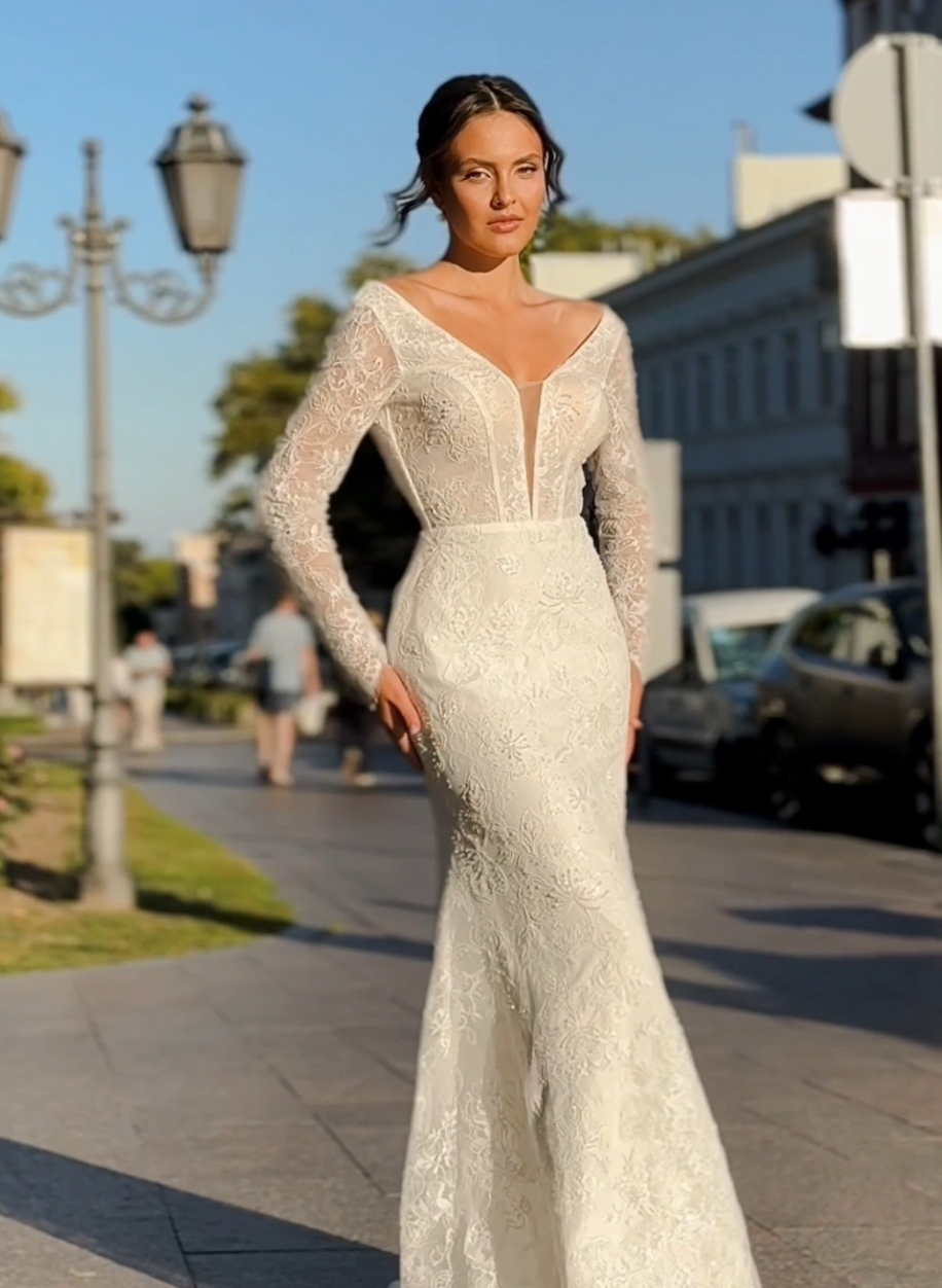 Весільна сукня з довгим рукавом La Novale 0179